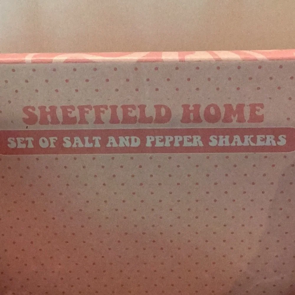 Pink Skates Salt and Pepper set